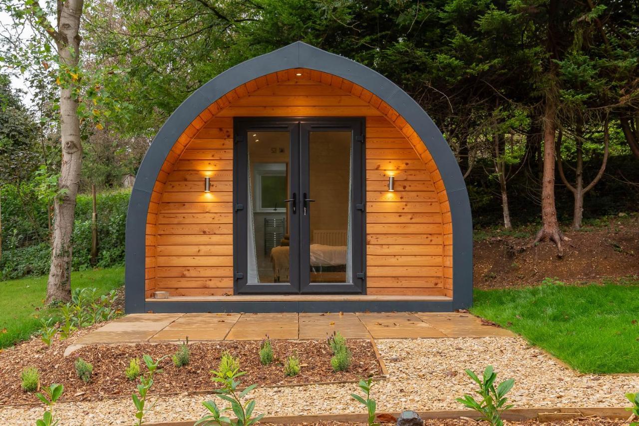 The Plough Inn Cabins Ramsden Exterior foto